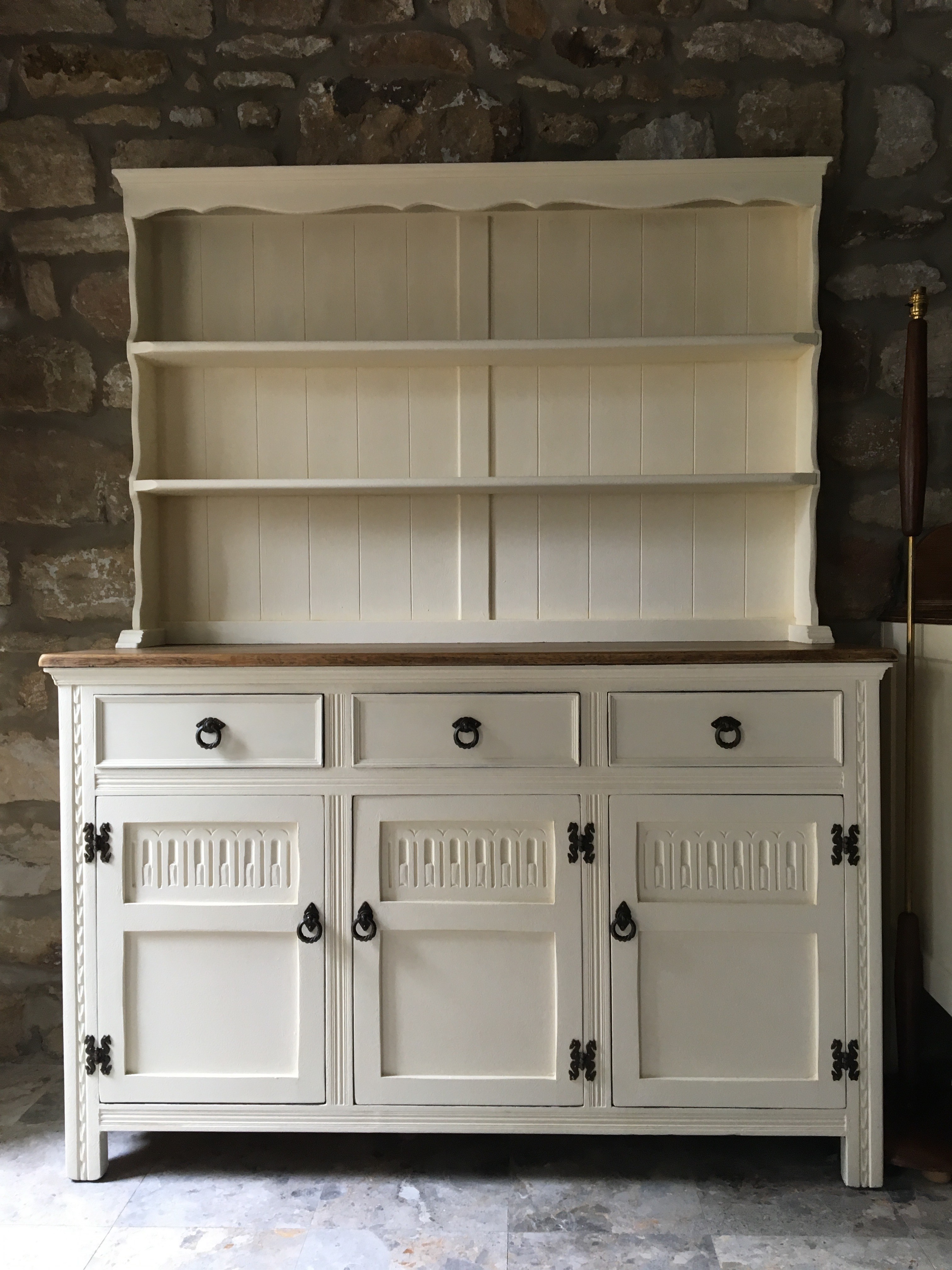 Dresser