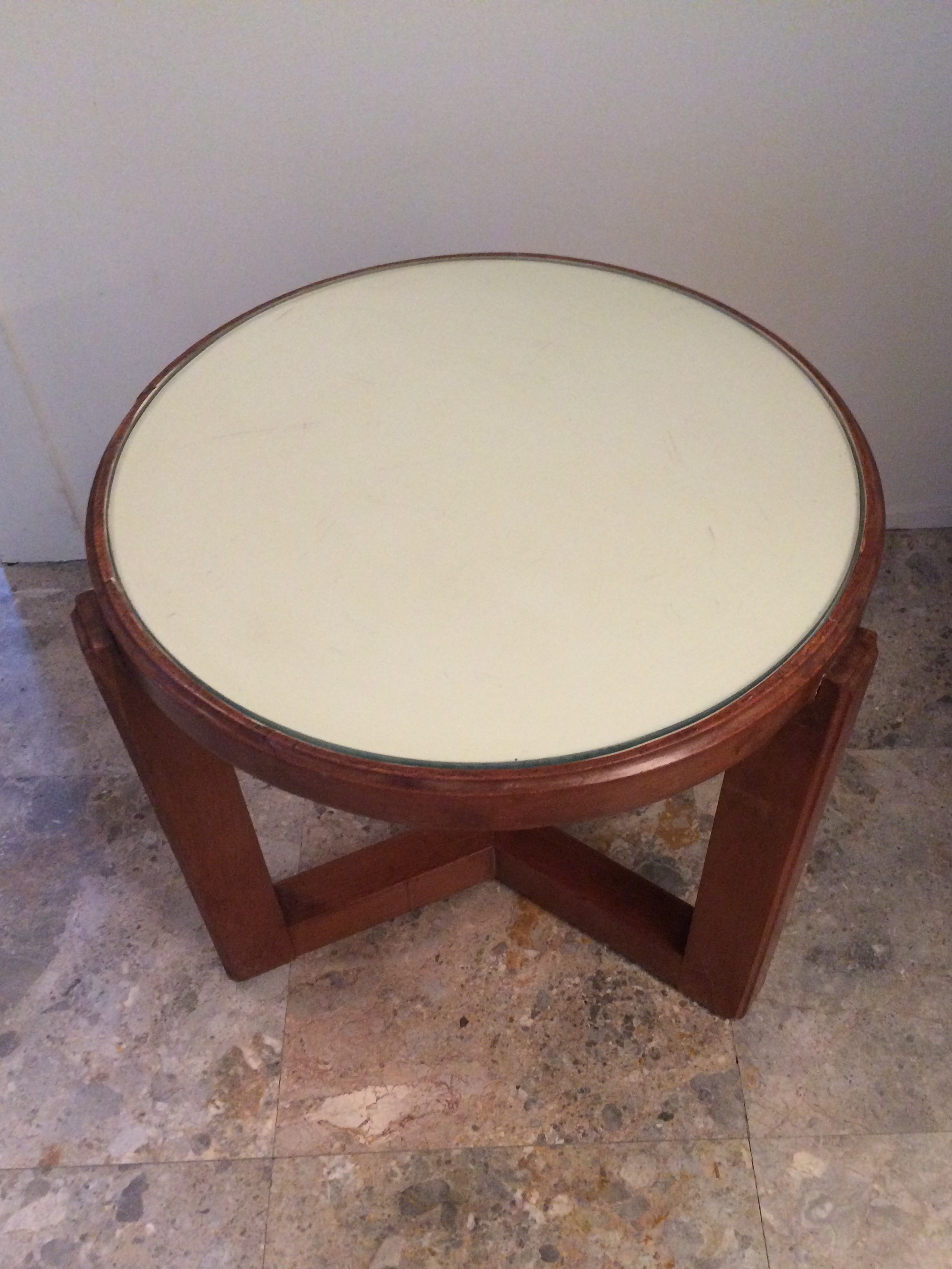 Mini coffee table